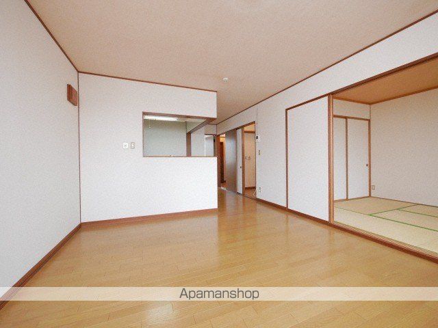 地下鉄東豊線 豊平公園駅 徒歩11分 2階建 築31年の居間写真
