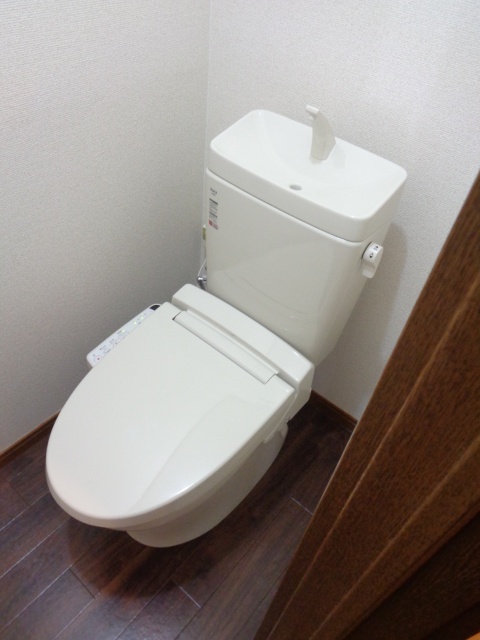 ＪＲ東海道本線 南彦根駅 徒歩4分 2階建 築26年のトイレ写真