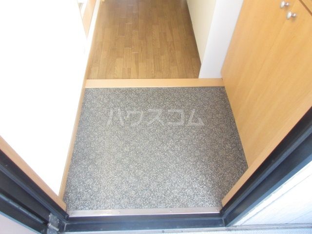 ウイスティリア高洲の玄関写真