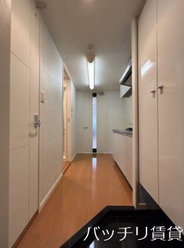 玄関　写真は同タイプの別室参考写真になります。
