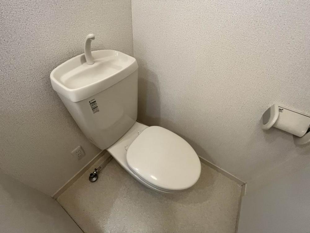 西武池袋線 大泉学園駅 徒歩8分 2階建 築17年のトイレ写真