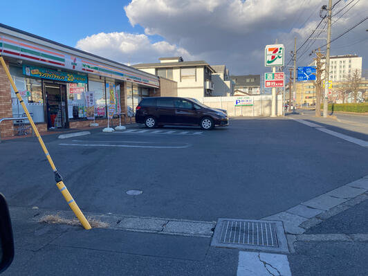 コンビニ　セブンイレブン松戸千駄堀店（コンビニ）まで121m