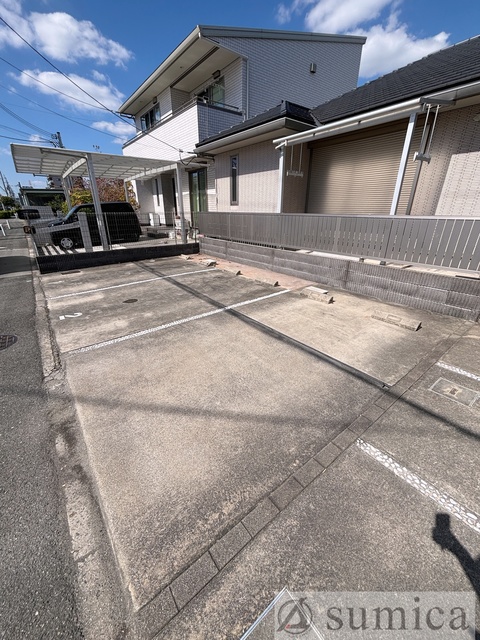 その他共有部分　広々とした敷地内駐車場を完備♪♪２台ございます！！
