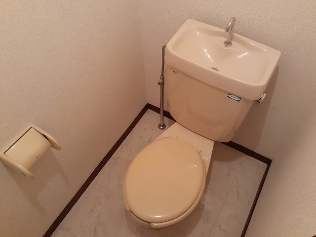 トイレ　コンパクトで使いやすいトイレです
