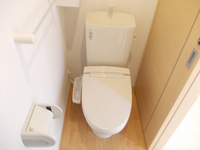 トイレ　トイレもきれいです