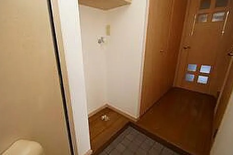 玄関　別部屋参考写真となります。