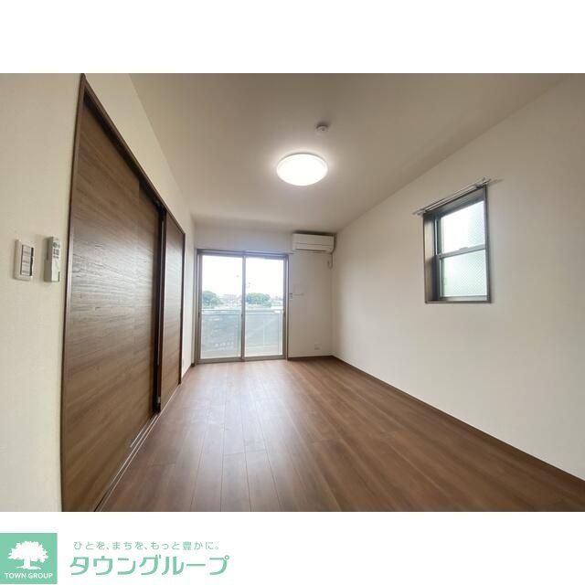 グランデアローIIの居間写真