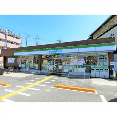 コンビニ　ファミリーマート三山木西店（コンビニ）まで80m