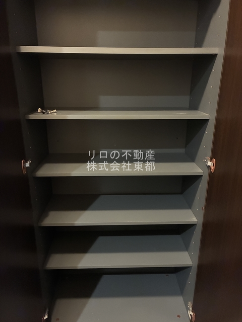 玄関　下駄箱付なので、玄関はいつでもスッキリ片付きますね☆