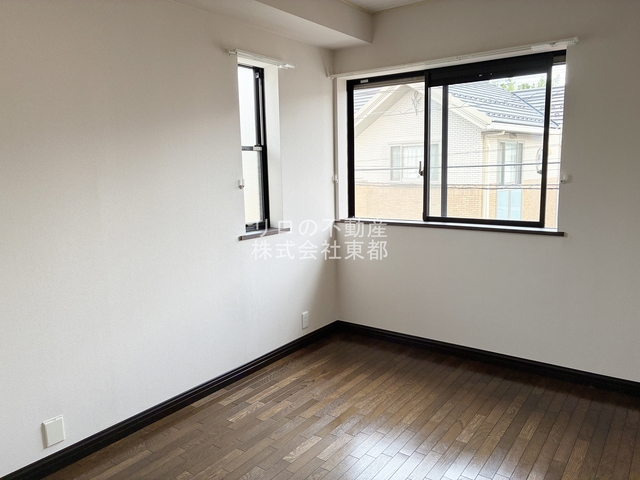 その他部屋・スペース　２面採光なので、明るく風通しのよい過ごしやすいお部屋です♪