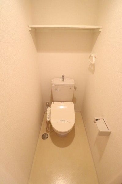トイレ　※反転タイプの写真です