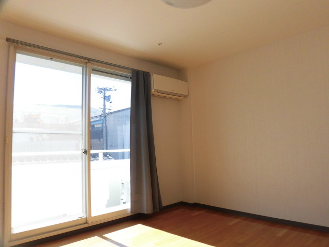 居室・リビング　室内物干しあります