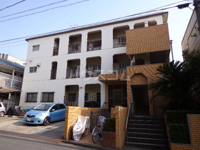 名古屋市緑区鹿山のマンションの建物外観
