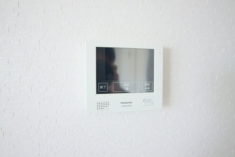 セキュリティ　来客者の確認ができるTVモニターホンが設置されています。