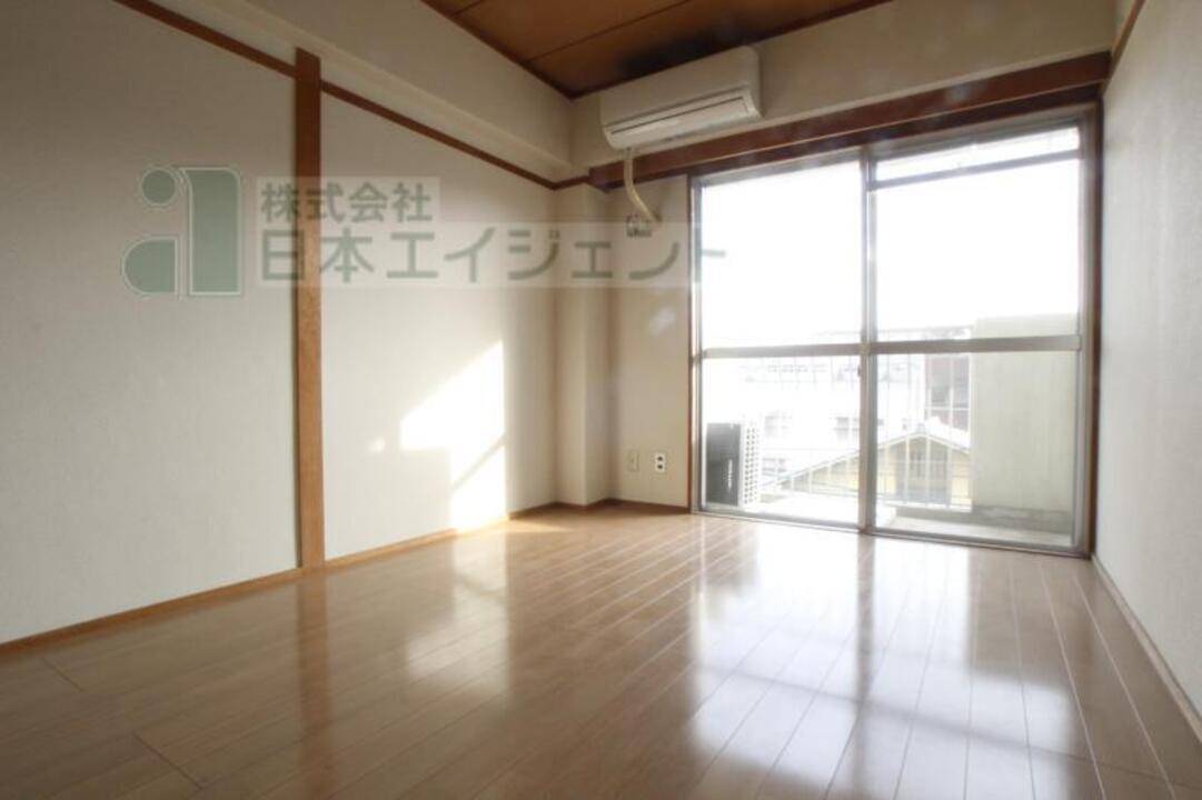 居室・リビング　リビング