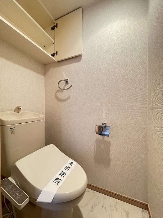 トイレ　※写真は類似間取り別部屋。色味等異なる場合があります。