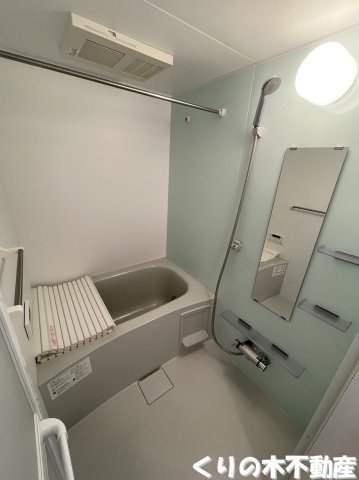 バス・シャワールーム　落ち着いた空間のお風呂です