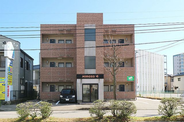 金沢市駅西本町のマンションの建物外観