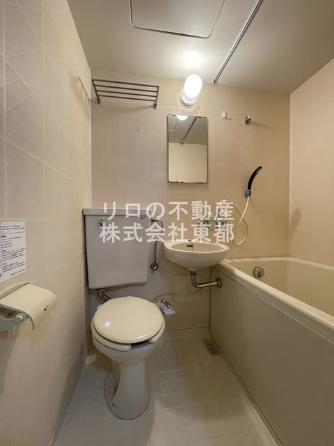 バス・シャワールーム　お掃除しやすい☆洗面台付き３点ユニットです☆