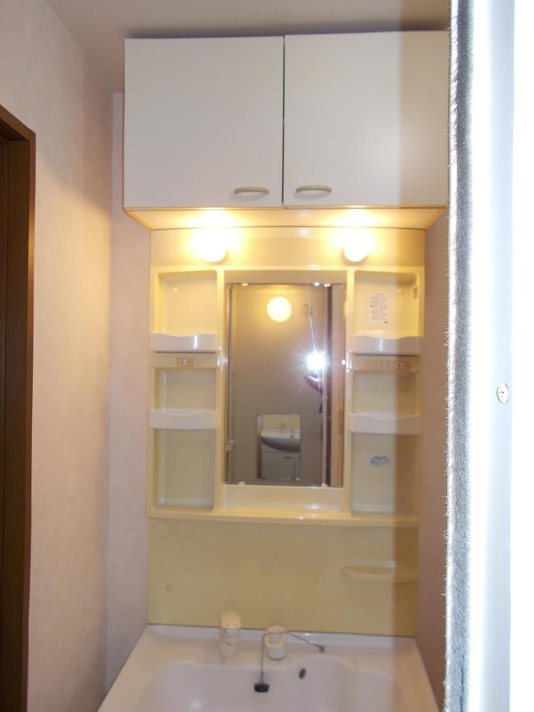 洗面設備　シャワードレッサー