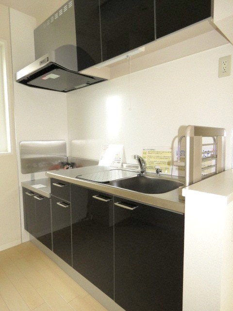 キッチン　広いキッチンスペースで料理が楽しくなります♪