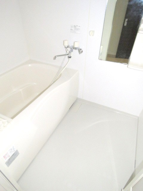 バス・シャワールーム　綺麗なお風呂で1日の疲れを癒してください！