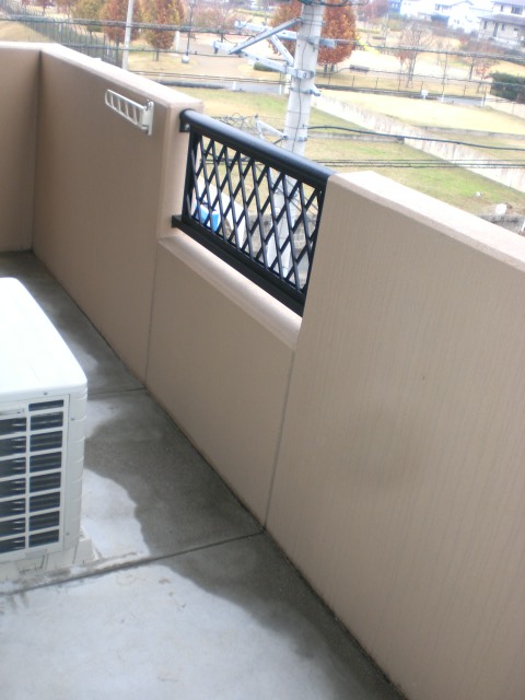 バルコニー　☆広々バルコニーでたくさん洗濯物が干せます☆