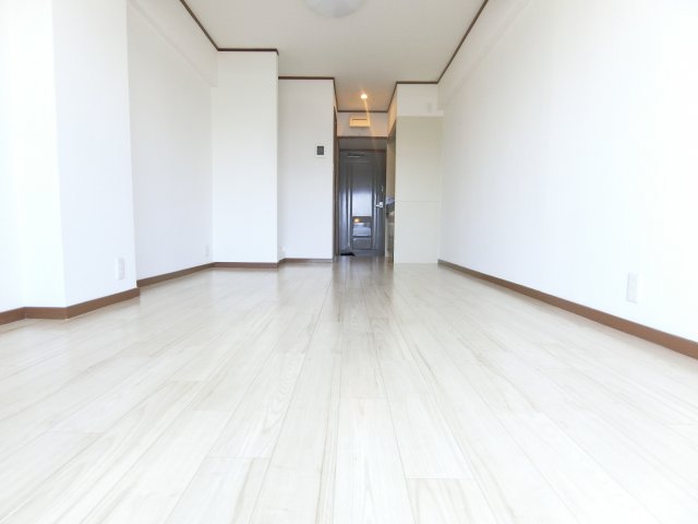 居室・リビング　同物件別部屋写真