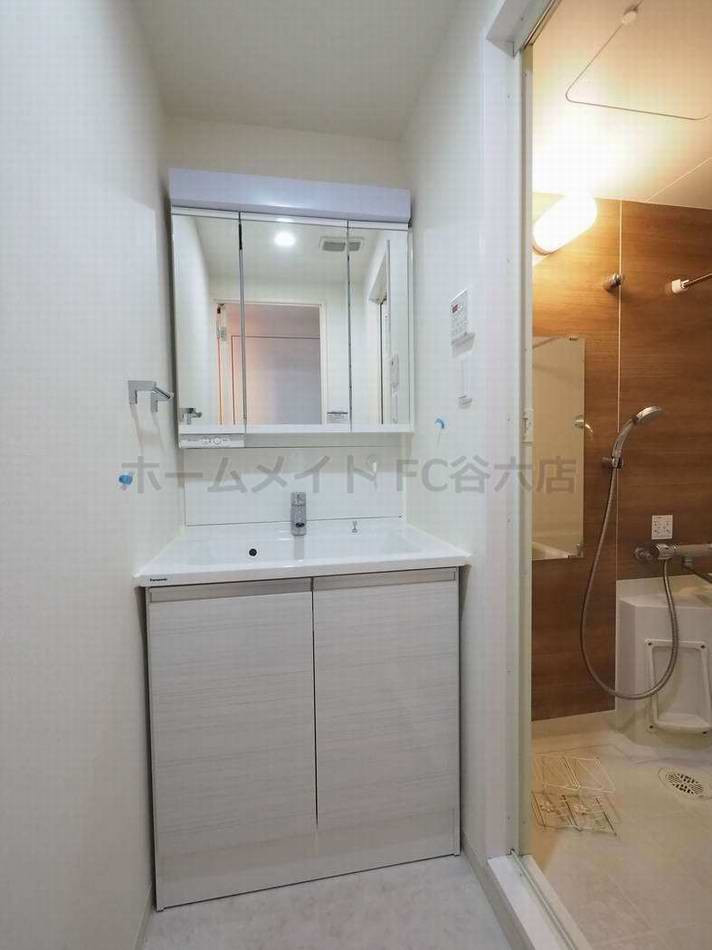 洗面設備　スプランディッド淀屋橋DUE