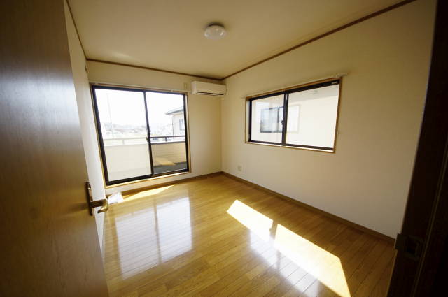 その他　エアコン付き