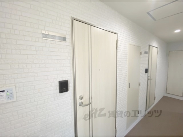 玄関　インターホン