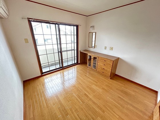 居室・リビング　※別部屋の写真です