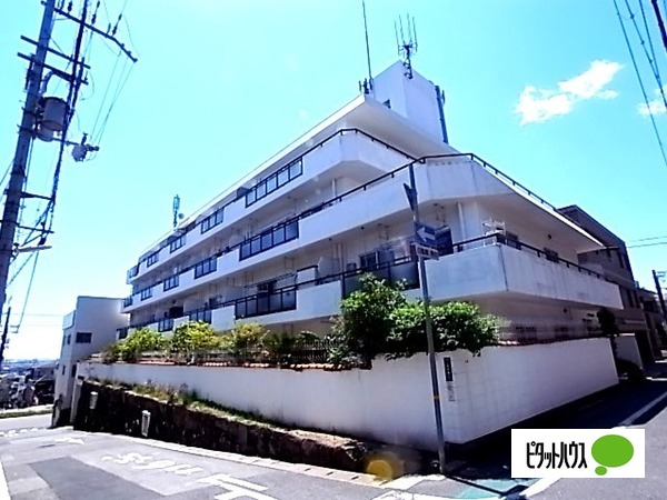 神戸市中央区上筒井通のマンションの建物外観