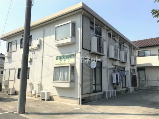 行田市桜町のアパートの建物外観