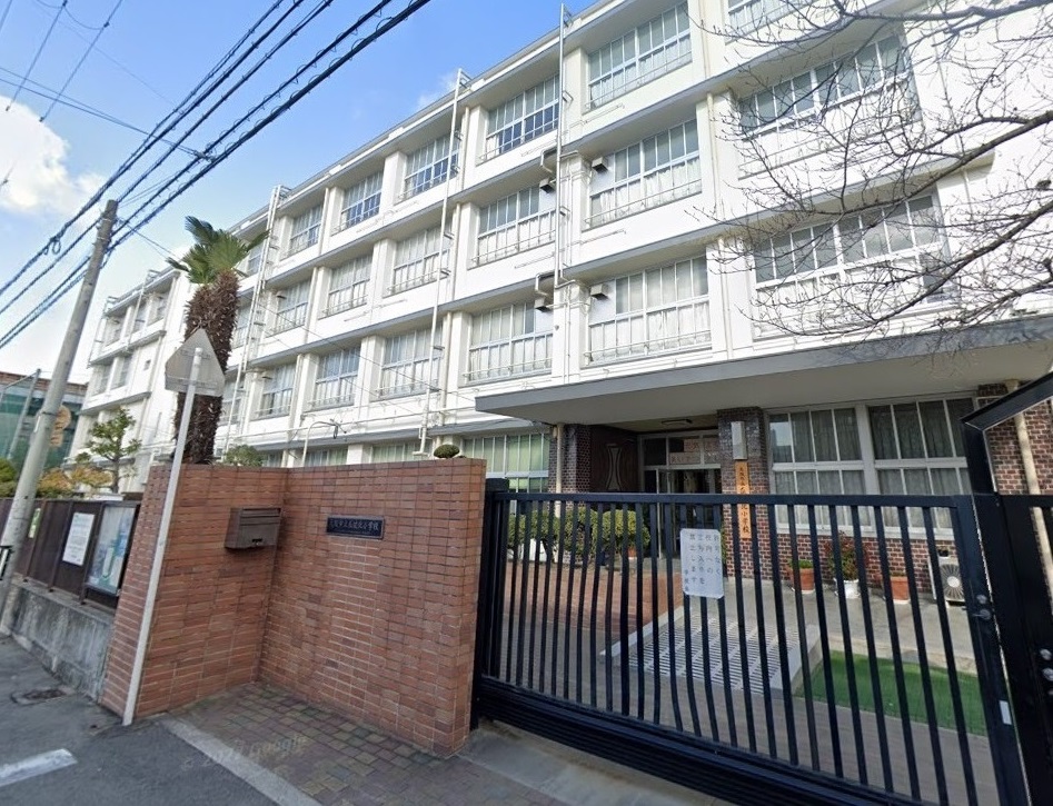 小学校　大阪市立 瓜破北小学校（小学校）まで179m