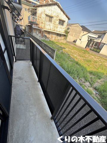 バルコニー　バルコニーからの眺めを楽しみながら食事をしませんか