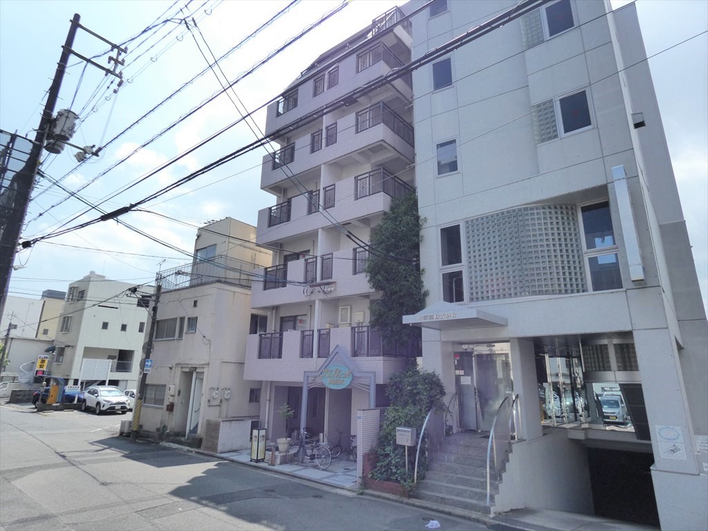 グランデュール野田屋町の建物外観