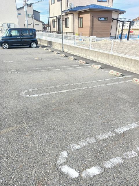 【ノース　リバーの駐車場】