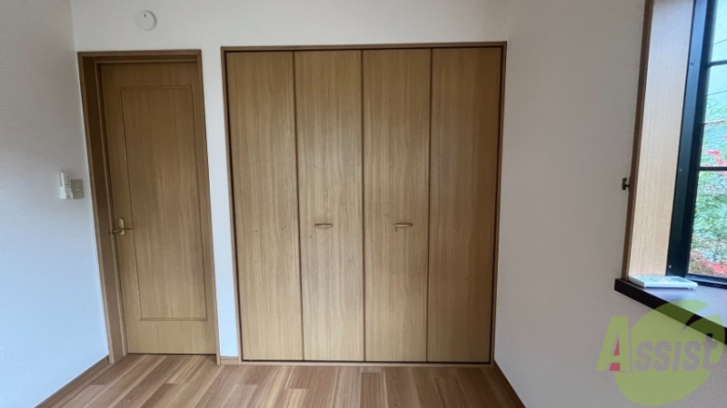 収納　洋室６帖にある大きめのクローゼットです。