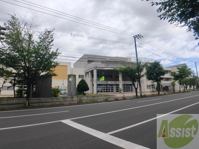 【プルミエール山鼻南の小学校】