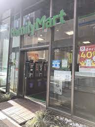 コンビニ　ファミリーマート青山外苑東通り店（コンビニ）まで460m