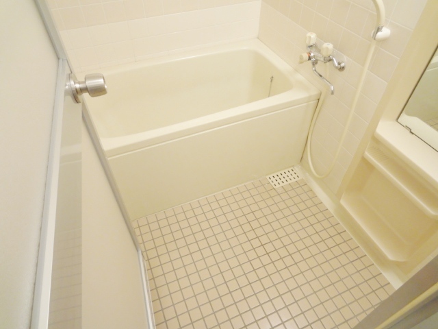 バス・シャワールーム　写真は別号室のものです。