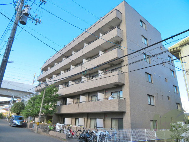 仙台市宮城野区新田のマンションの建物外観