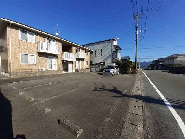 【天草市北浜町のアパートの駐車場】