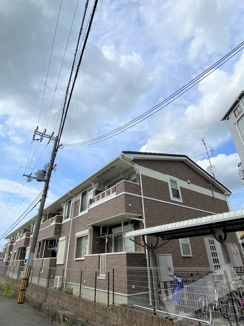 和泉市内田町のアパートの建物外観