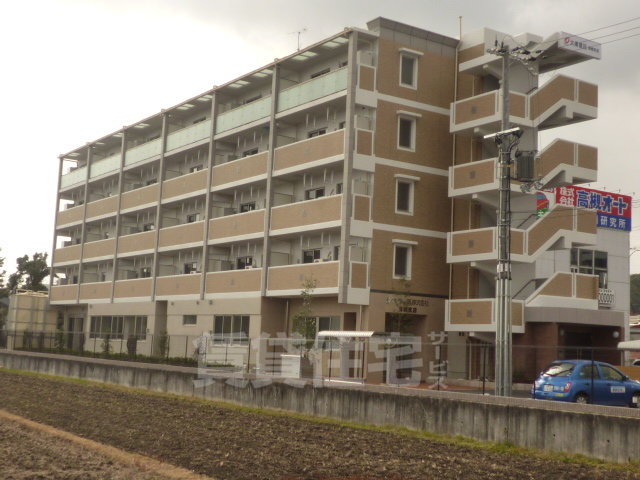 三島郡島本町高浜のマンションの建物外観