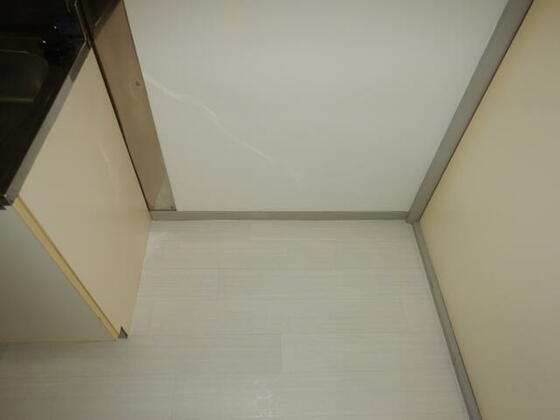 キッチン　冷蔵庫置場