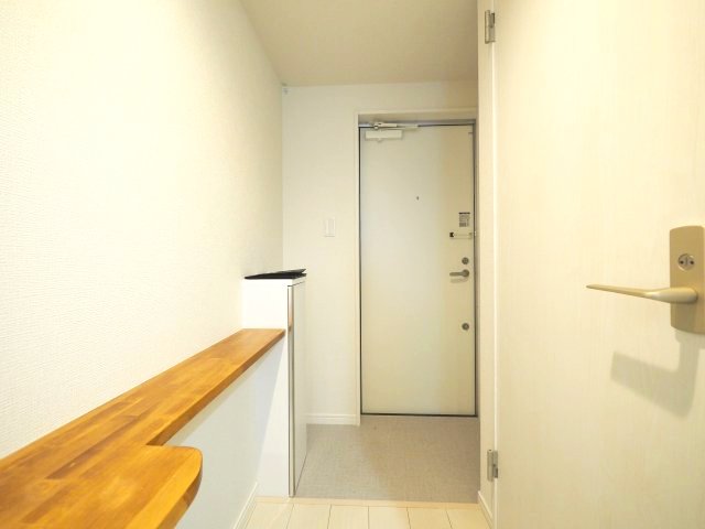 玄関　白を基調とした玄関