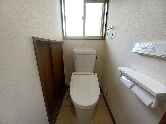 トイレ　トイレ