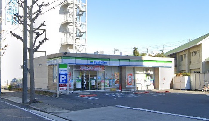 コンビニ　ファミリーマート 名古屋新栄店（コンビニ）まで400m